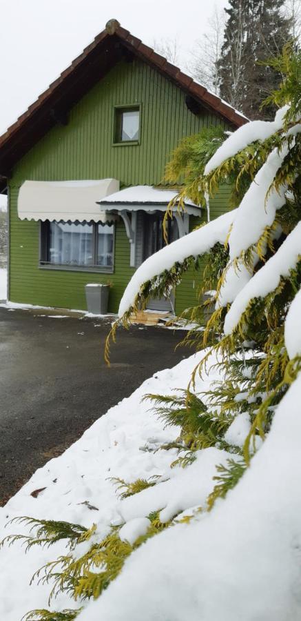 Gite Le Chalet Vert , Pret De Raquettes Frambouhans Eksteriør billede